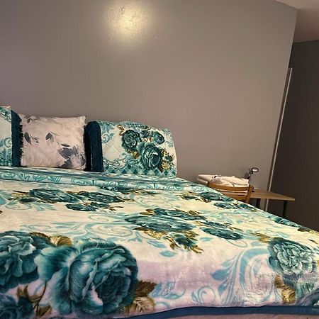 ניוארק Divine Villa Guest House 65 Sherman 6Mins To Airport And 4Mins To Penn Station מראה חיצוני תמונה