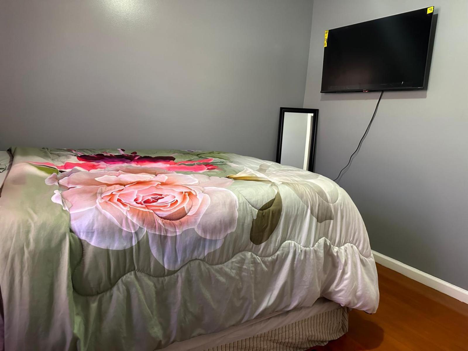 ניוארק Divine Villa Guest House 65 Sherman 6Mins To Airport And 4Mins To Penn Station מראה חיצוני תמונה