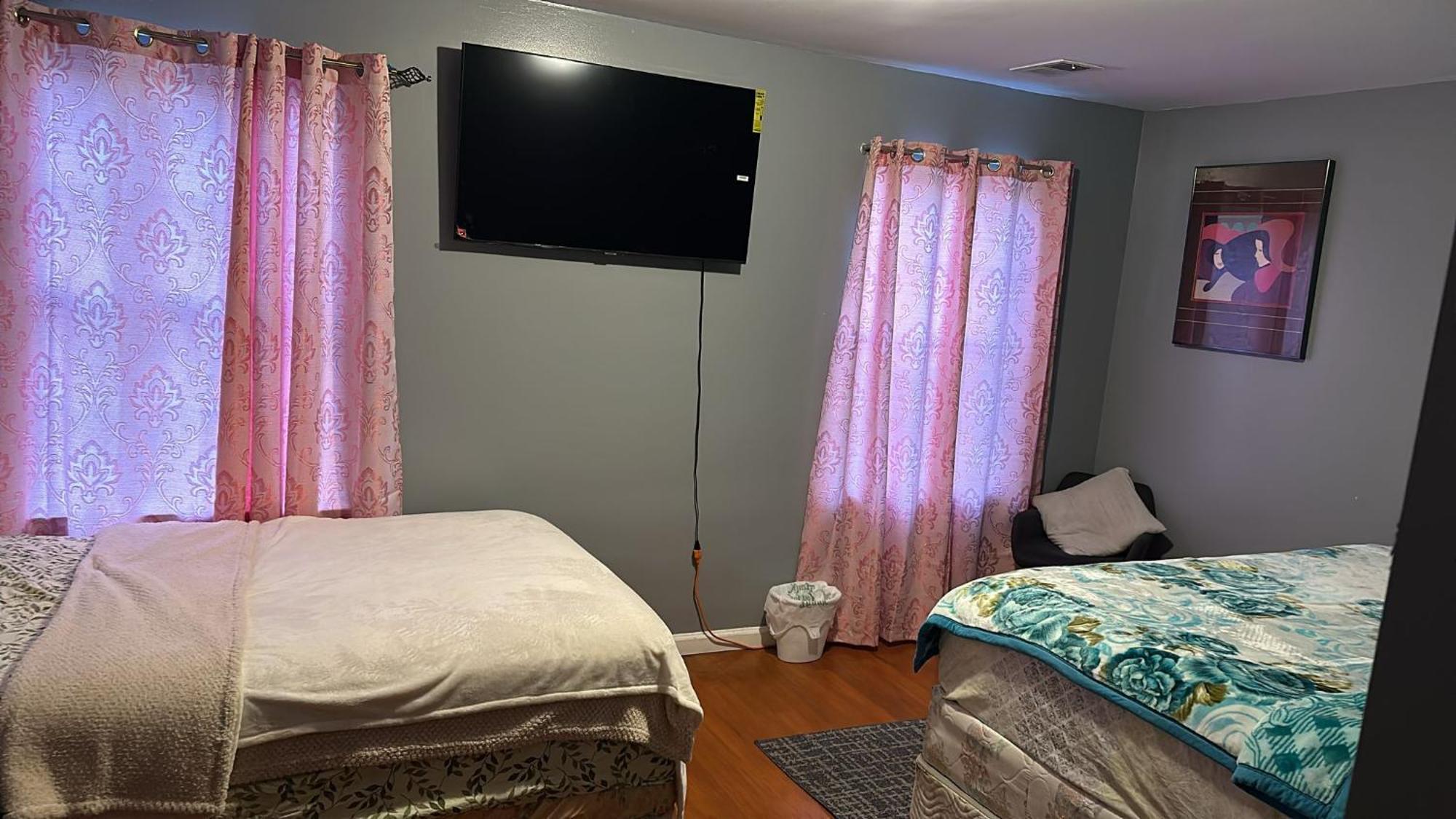 ניוארק Divine Villa Guest House 65 Sherman 6Mins To Airport And 4Mins To Penn Station מראה חיצוני תמונה